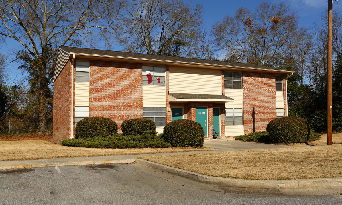 Leesville Gardens in Leesville, SC - Foto de edificio