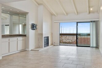 429 S Sierra Ave, Unit 334 in Solana Beach, CA - Building Photo - Building Photo