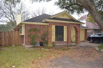 1115 Faircrest Dr in Austin, TX - Building Photo - Building Photo