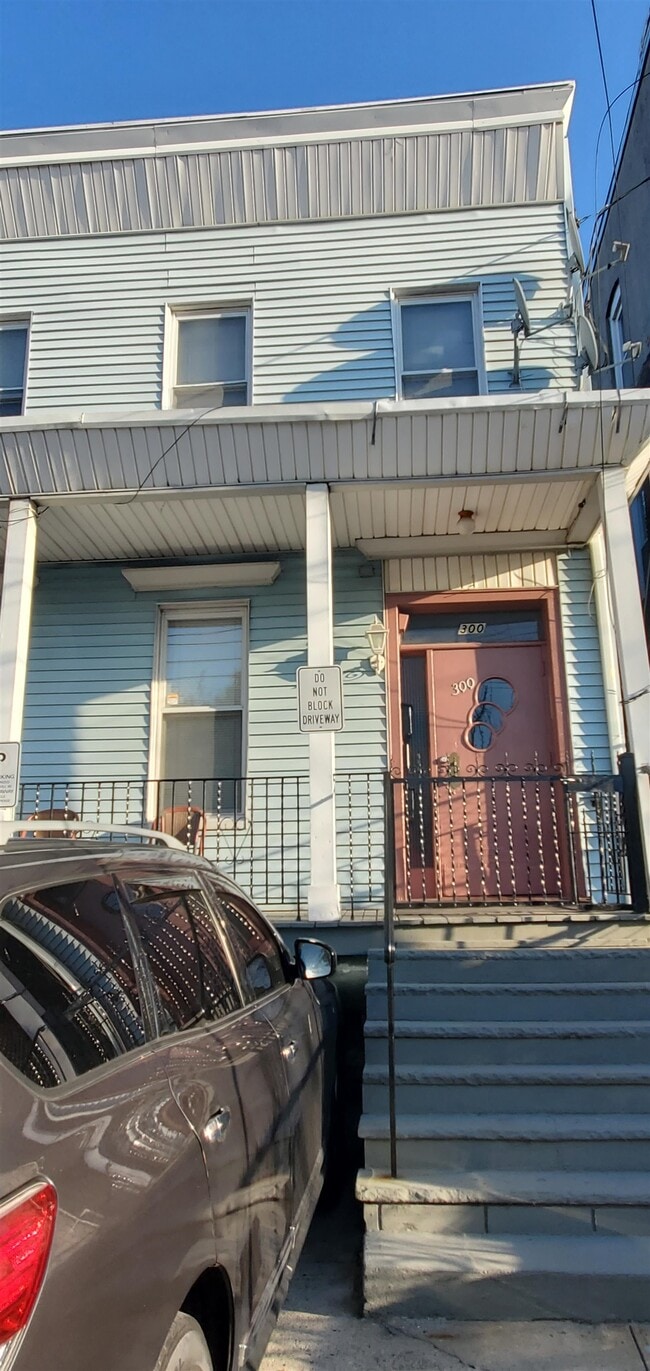 300 New York Ave in Jersey City, NJ - Building Photo - Building Photo