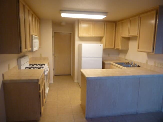 115 Goodwin Rd in Orcutt, CA - Foto de edificio - Building Photo