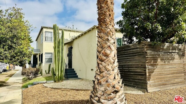 3418 Cimarron St in Los Angeles, CA - Building Photo - Building Photo