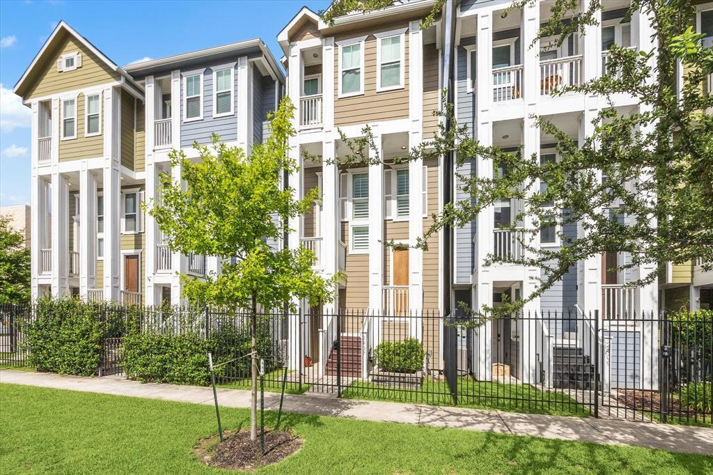 2407 Lawrence St in Houston, TX - Building Photo