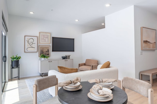 Luna Apartments in Nashville, TN - Foto de edificio - Building Photo