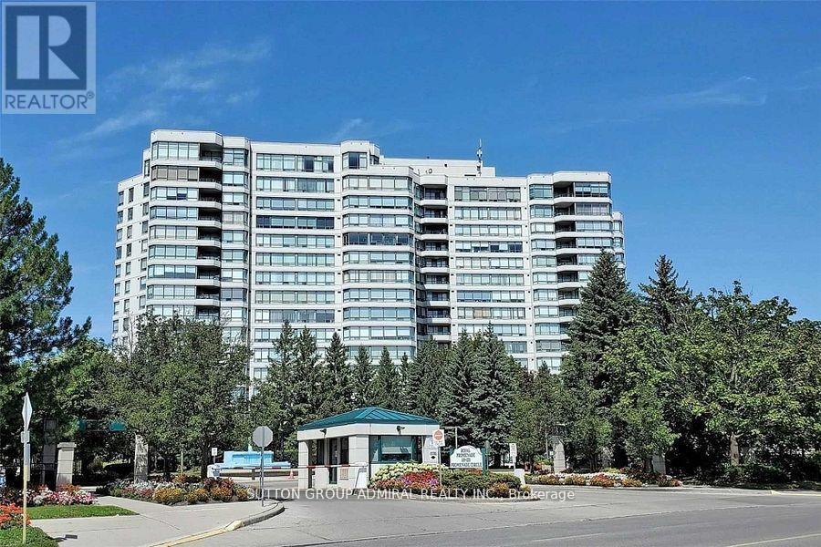 120 Promenade Cir in Vaughan, ON - Building Photo
