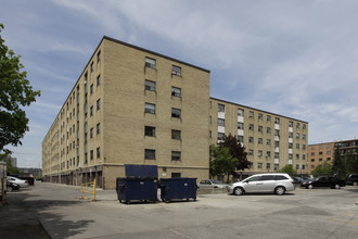 521-523 Finch Ave in Toronto, ON - Building Photo - Building Photo