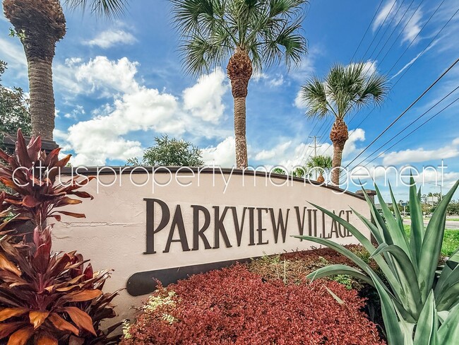 property at 2941 Antique Oaks Cir