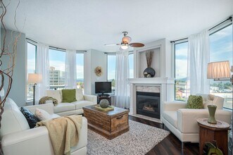 33065 Mill Lake Rd in Abbotsford, BC - Building Photo - Building Photo