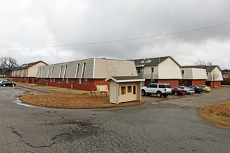 Parkside Apartments in Noble, OK - Building Photo - Building Photo