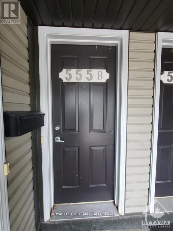 555 Chapman Mills Dr in Ottawa, ON - Building Photo - Building Photo