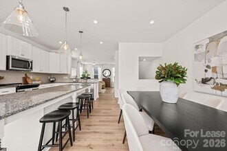 1018 Fairway Green Ln in Charlotte, NC - Building Photo - Building Photo