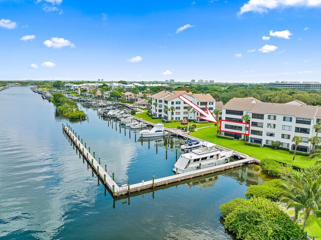 926 Oak Harbour Dr in Juno Beach, FL - Building Photo - Building Photo