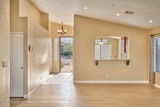 10278 E Tierra Buena Ln in Scottsdale, AZ - Foto de edificio - Building Photo