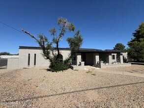 4004 W Wescott Dr in Glendale, AZ - Building Photo - Building Photo