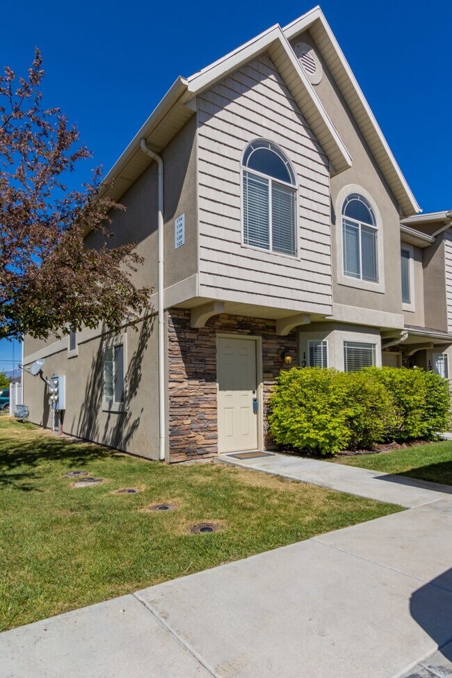 122 S Tamarak Cir in Lehi, UT - Building Photo - Building Photo