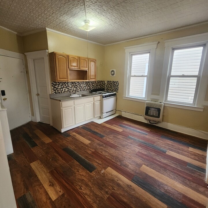 13 Brinkerhoff Pl, Unit 2 in Passaic, NJ - Building Photo