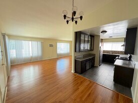 521 S Manhattan Pl, Unit 11 in Los Angeles, CA - Building Photo