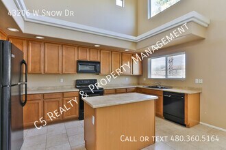 43206 W Snow Dr in Maricopa, AZ - Building Photo - Building Photo