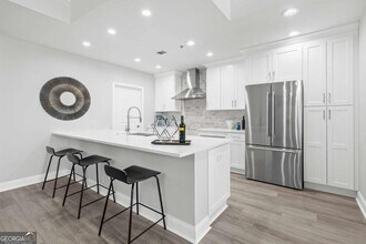 270 17th St NW in Atlanta, GA - Building Photo - Building Photo