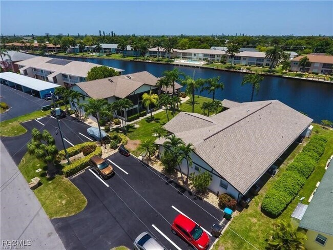 4528 SE 5th Pl in Cape Coral, FL - Building Photo - Building Photo