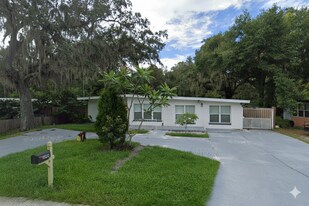 1909 E Crenshaw St in Tampa, FL - Building Photo