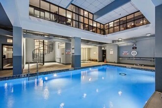 10 E Delaware Pl, Unit 1507 in Chicago, IL - Building Photo - Building Photo