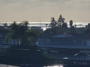 1136 Larkspur Ln in Carlsbad, CA - Building Photo - Building Photo