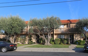 498 Sybil Ave in San Leandro, CA - Building Photo - Building Photo
