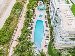 6801 Collins Ave, Unit 818 in Miami Beach, FL - Building Photo - Building Photo