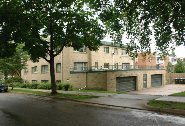 4445 Chowen Ave S in Minneapolis, MN - Building Photo - Building Photo