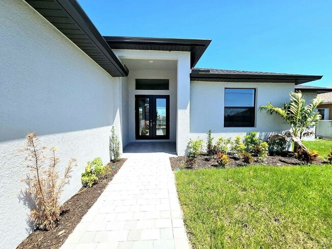 1903 NW 29th Ave in Cape Coral, FL - Building Photo - Building Photo
