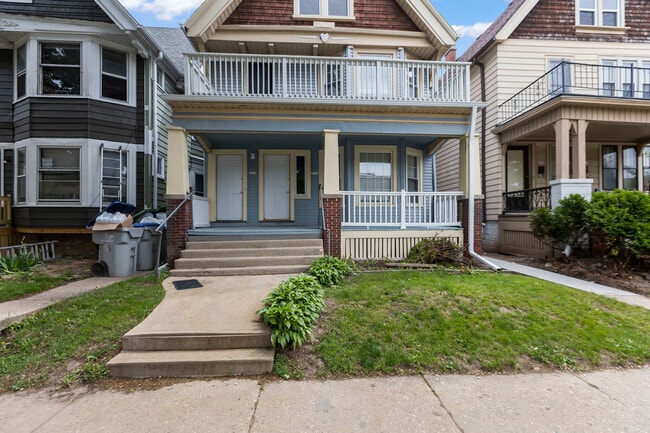 2514 N Oakland Ave, Unit 2514