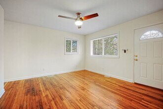 607 N Greensboro St in Carrboro, NC - Building Photo - Building Photo