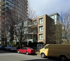 1491 W 7th Ave in Vancouver, BC - Building Photo