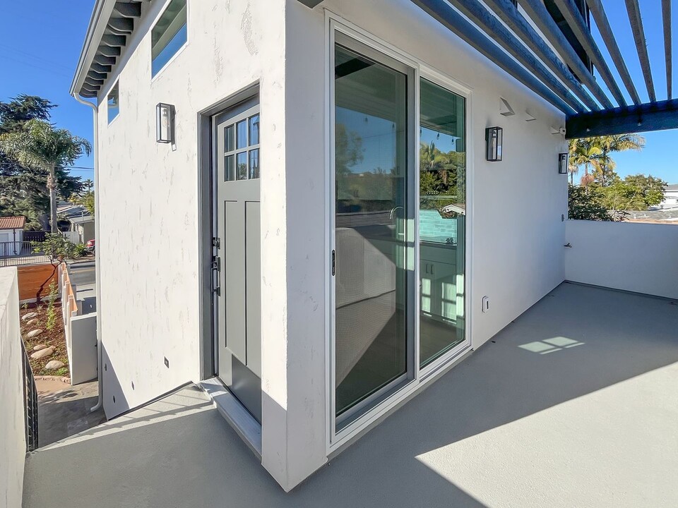 1193 Balour Dr in Encinitas, CA - Building Photo