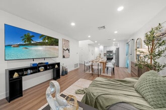 1676 Raynell Way in El Cajon, CA - Building Photo - Building Photo