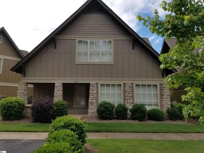 property at 101 West Ln