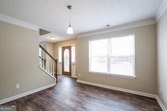 2295 Burdett Ridge Dr in College Park, GA - Building Photo - Building Photo
