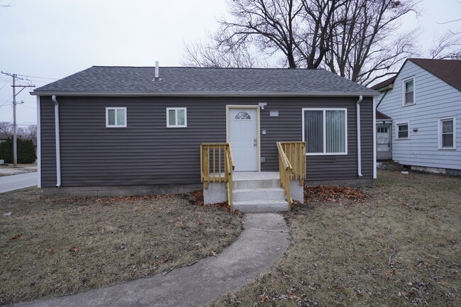 1092 Hanley St in Gary, IN - Building Photo - Building Photo