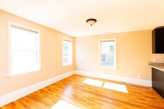 48 Shannon St, Unit 2L in Boston, MA - Building Photo - Building Photo