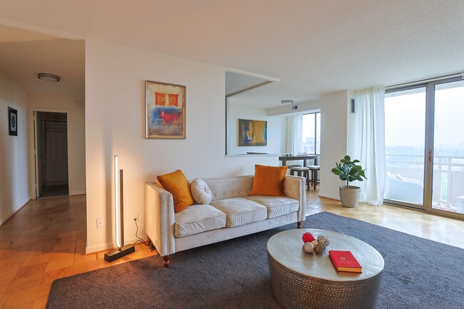 The Seasons Apartments in Bethesda, MD - Building Photo - Building Photo