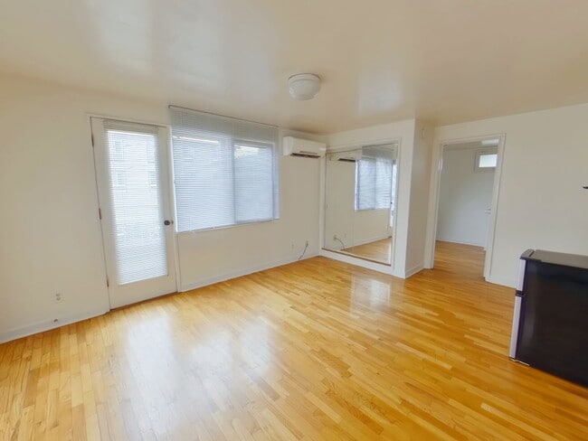 1825 University St in Eugene, OR - Building Photo - Building Photo