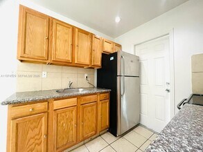 608 SW 16th Ave in Fort Lauderdale, FL - Foto de edificio - Building Photo