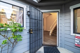 126 Sheffield in Hercules, CA - Building Photo - Building Photo