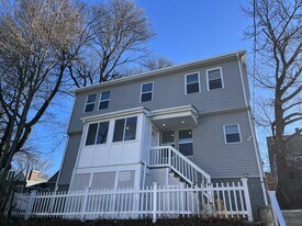 14 Bennett Pl in Medford, MA - Building Photo