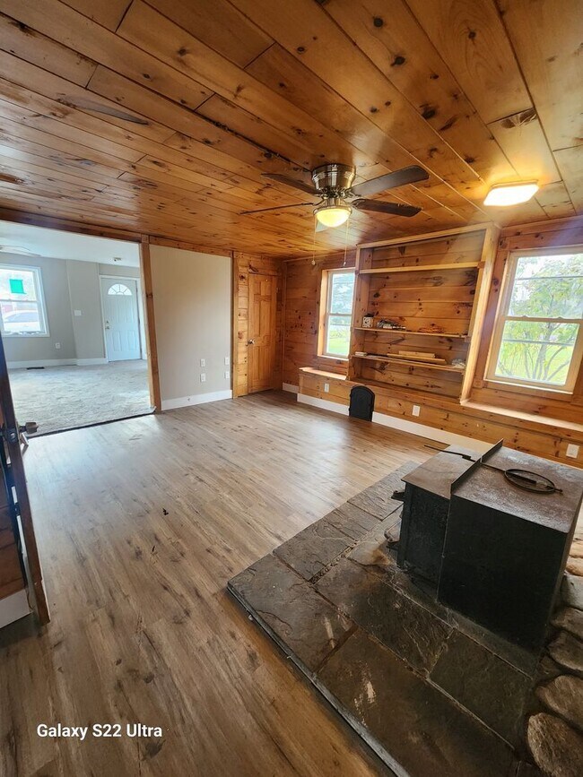 62 Bridge St in Cleveland, NY - Building Photo - Building Photo