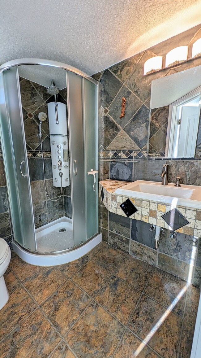 72404 Cactus Dr, Unit B in Twentynine Palms, CA - Foto de edificio - Building Photo