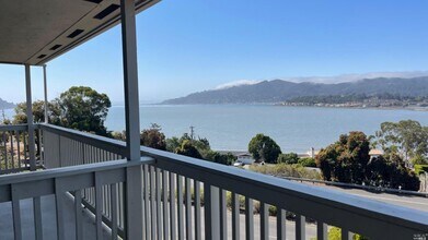 18 Janet Way in Tiburon, CA - Building Photo - Building Photo