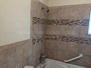 9112 D St in Oakland, CA - Building Photo - Building Photo