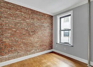 314 E 106th St in New York, NY - Building Photo - Building Photo